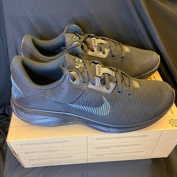 Size 11 Nike Flex Experience Run 11 Next Nature Black Dark